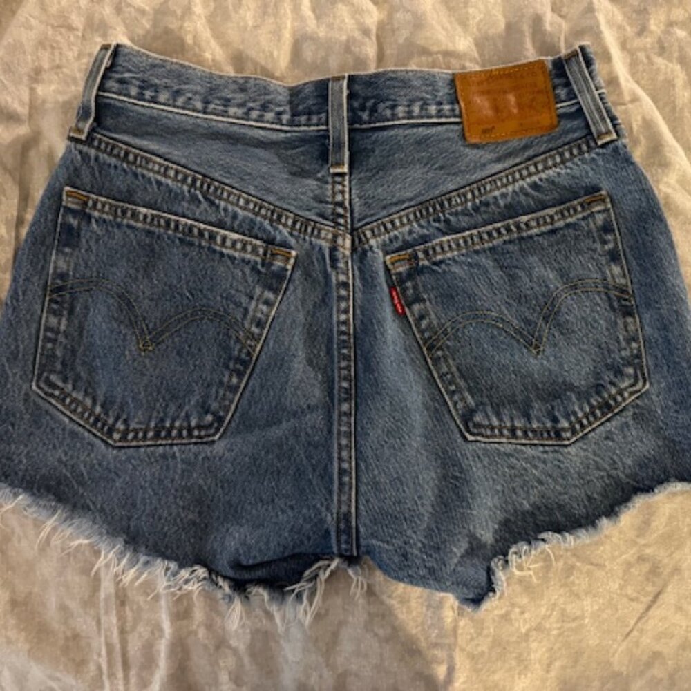 Levis 501 Blue Denim High Rise Cutoff Shorts (W26)